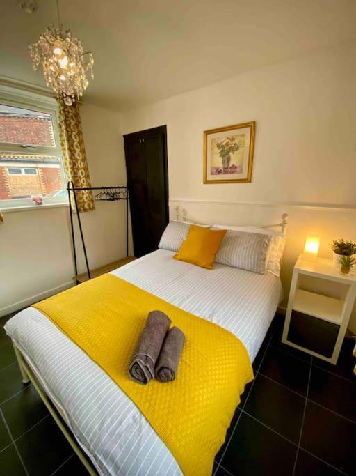 Brickworks - 2 Bedrooms, 15 Mins Walk To The Centre, With Garden Cardiff Bagian luar foto